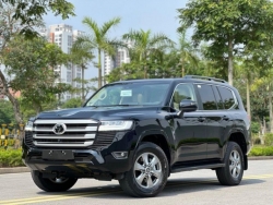 Toyota Land Cruiser LC300 ghi nhận doanh số cao kỷ lục tại Việt Nam