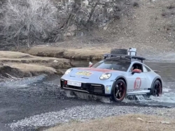 Porsche 911 Dakar độc nhất Việt Nam "trèo đèo, "lội suối" khắp Trung Quốc