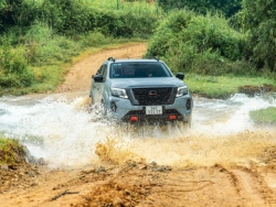 Bán tải Nissan Navara được ưu đãi lên đến 140 triệu tại đại lý