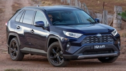 Toyota RAV4 2022 bổ sung nhiều tính năng tiêu chuẩn, có cả công nghệ ngắt động cơ