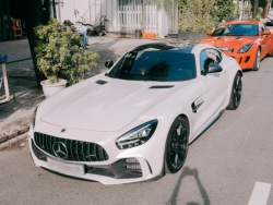 Chiêm ngưỡng Mercedes-AMG GT R màu trắng độc nhất Việt Nam