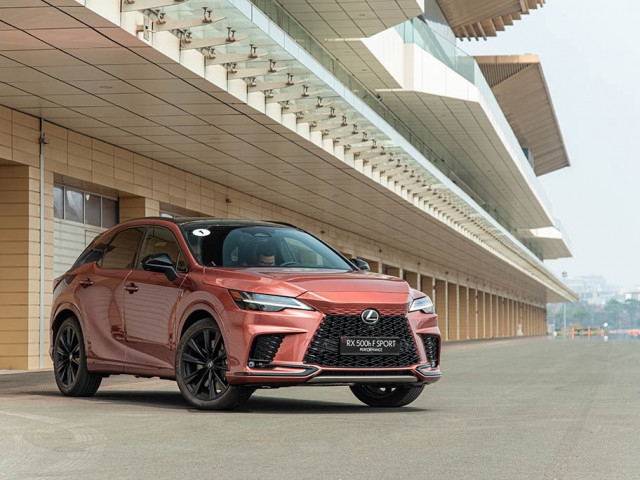 [ĐÁNH GIÁ XE] Lexus RX 500h F Sport Performance: Thay đổi đáng kinh ngạc