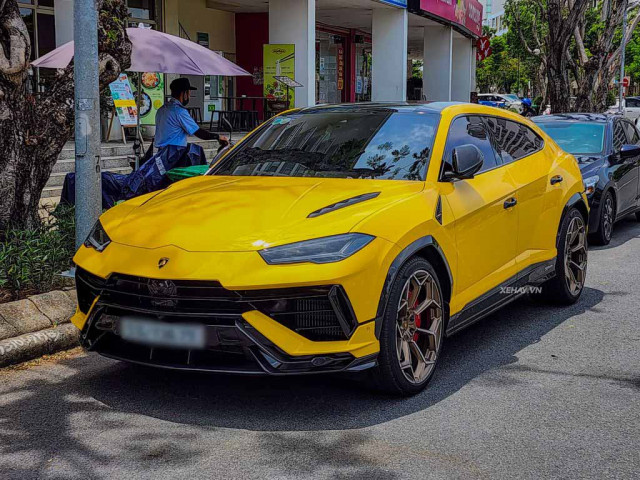 Chạm mặt Lamborghini Urus Performante của hotmom Đoàn Di Băng