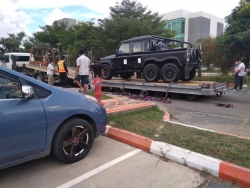 Bản độ Land Rover Defender 6x6 cực "chất chơi" về tay đại gia Campuchia, giá hơn 10 tỷ VNĐ