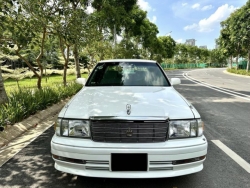 Huyền thoại Toyota Crown đời 2001 được giao bán với giá gần 1 tỷ VNĐ, đắt hơn Altis đời mới