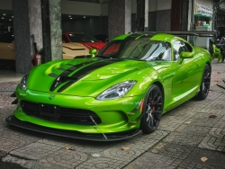 Bắt gặp “rắn độc” Dodge SRT Viper ACR trên đường phố Sài Gòn