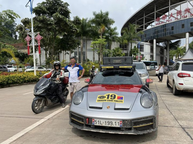 Chủ xe Porsche 911 Dakar lên đường “phượt” Trung Quốc lần 2