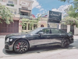 Con trai Lệ Quyên lần đầu đăng ảnh Bentley Flying Spur mà bố mới sắm: Đẳng cấp nhà giàu!