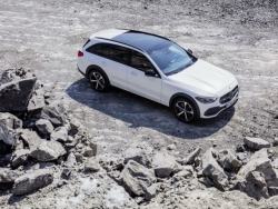 Mercedes-Benz C-Class All Terrain 2022 là chiếc C-Class có thể đi bất cứ nơi đâu