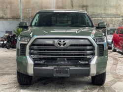 Toyota Tundra Limited 2022 đầu tiên về Việt Nam đã hoàn tất thủ tục thông quan