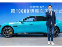 Nhiều CEO "bắt trend" giả làm nhân viên đi giới thiệu xe như Xiaomi