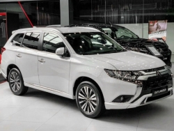 Mitsubishi Outlander VIN 2023 được ưu đãi đến 140 triệu đồng tại đại lý