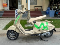 Cô gái Bến Tre tậu Vespa 946 Dragon bản giới hạn