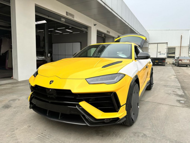 Đoàn Di Băng chi hơn chục tỷ tậu siêu SUV Lamborghini Urus Performante