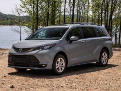 Toyota Sienna Woodland SE 2022 - phiên bản phá bỏ giới hạn của xe minivan có giá từ 1 tỷ VNĐ