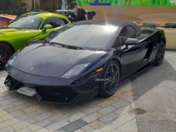 Sài Gòn: Chiêm ngưỡng Lamborghini Gallardo LP570-4 Performante Spyder màu lạ