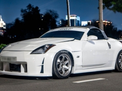 Cận cảnh Nissan 350Z độ bodykit "siêu chiến" bởi bàn tay thợ Việt