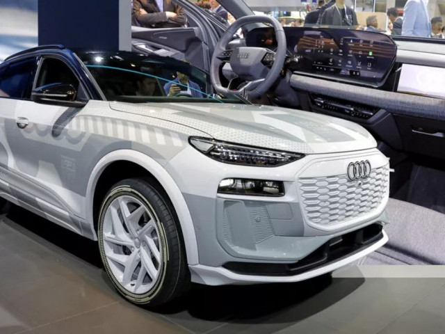 Audi Q6 E-Tron 2025 trình làng: Thiết kế, khung gầm mới, cabin ngập tràn công nghệ cao