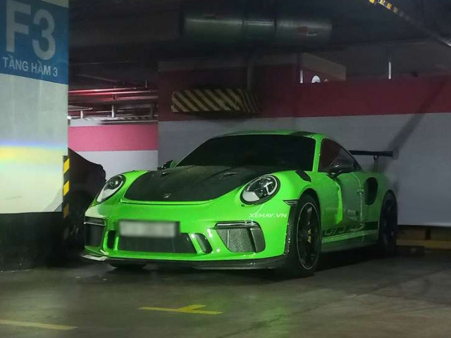 Sài Gòn: Bắt gặp Porsche 911 GT3 RS với màu sơn cực độc