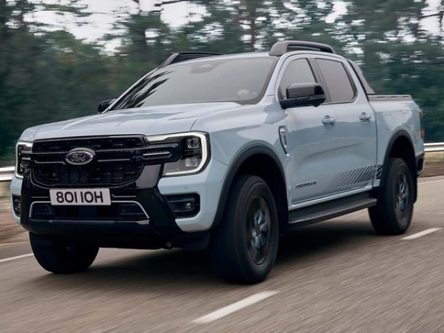 Ford Ranger PHEV 2025 ra mắt, mạnh 275 mã lực