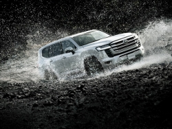 Chiêm ngưỡng bộ ảnh Toyota Land Cruiser 2022 thể hiện “trình” off-road cực ấn tượng