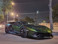 Sài Gòn: Cận cảnh Lamborghini Aventador SVJ xanh rêu của "ông trùm" chuỗi nhà thuốc Pharmacity