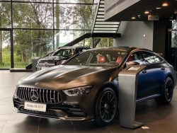 Cận cảnh xe chính hãng Mercedes-AMG GT 53 4Matic+ hiếm hoi được đắp hơn 700 triệu "option"