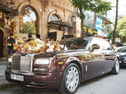 Rolls-Royce Phantom “Hòa bình Vinh quang” - Xe dâu trong đám cưới Đỗ Mỹ Linh - Đỗ Vinh Quang