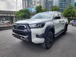 Toyota Hilux bản cao cấp nhất về Việt Nam, giá gần 1,1 tỷ đồng