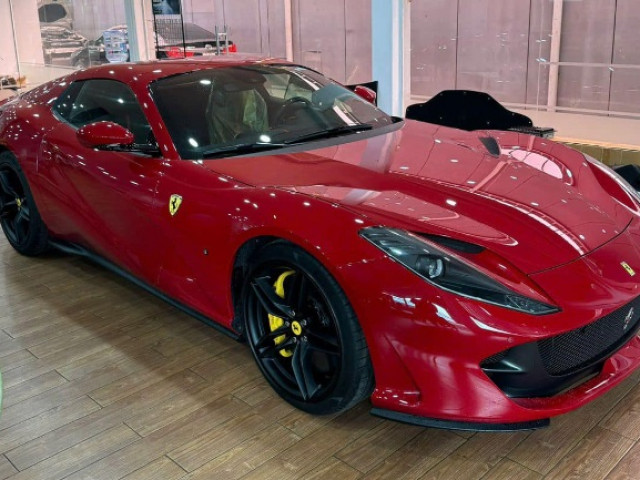 Siêu phẩm Ferrari 812 GTS Rossa 70th Anniversary cập bến Việt Nam