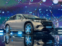 Mercedes-Maybach EQS 680 SUV trình làng: Giá từ 7,610 tỷ đồng