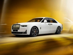 Rolls-Royce Black Badge Ghost Series II: Giá từ 40 tỷ đồng tại Việt Nam