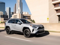 Toyota RAV4 được bổ sung thêm nhiều nâng cấp cùng một phiên bản hybrid hoàn toàn mới