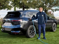 Các cầu thủ Real Madrid chuyển sang dùng xe điện BMW