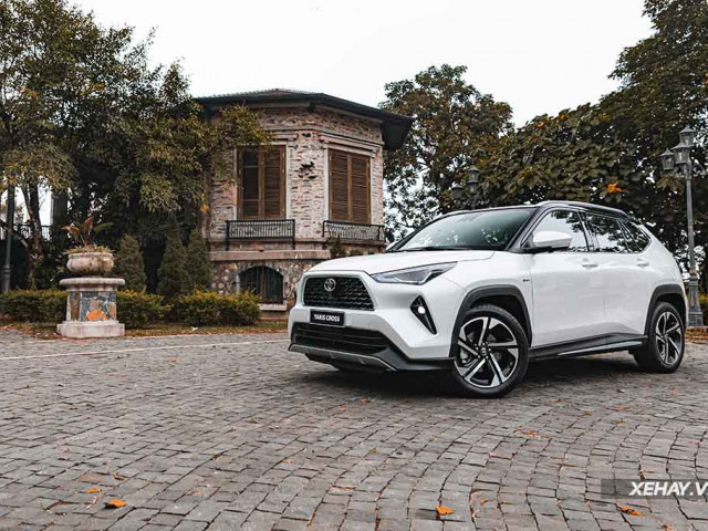 Toyota Yaris Cross được loạt đại lý ưu đãi 100% lệ phí trước bạ