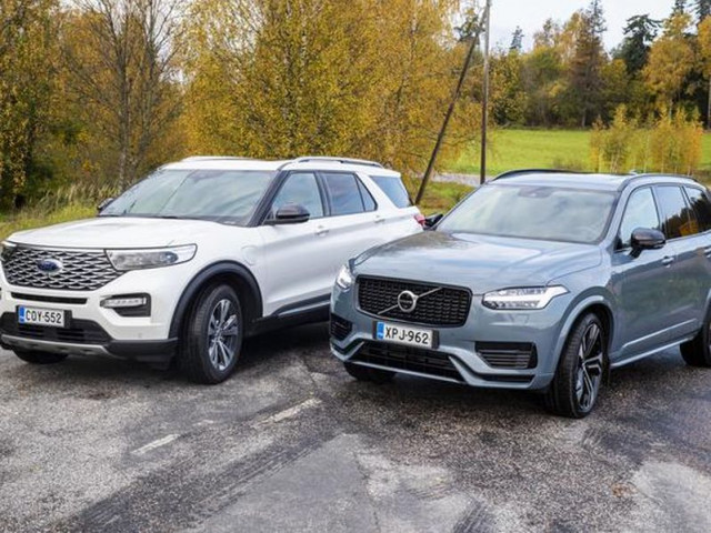 Trong tay gần 5 tỷ đồng, chọn Volvo XC90 hay 2 chiếc Ford Explorer?