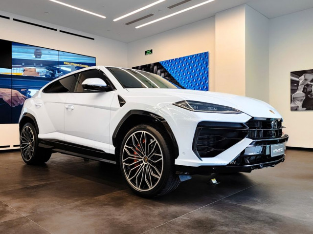 Chi tiết Lamborghini Urus SE vừa ra mắt Việt Nam: Giá 15,6 tỷ đồng