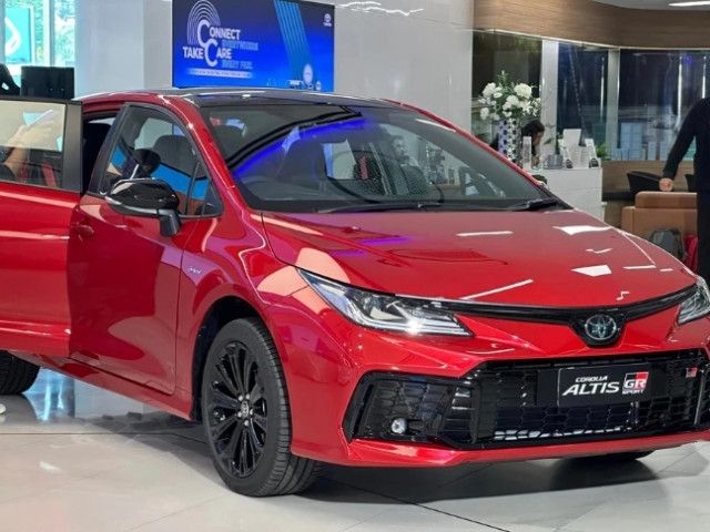 Chi tiết Toyota Corolla Altis GR Sport vừa ra mắt Đông Nam Á