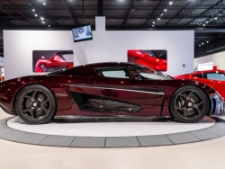 Hoàng Kim Khánh tiết lộ bộ mâm carbon của siêu phẩm Koenigsegg Regera sắp về nước