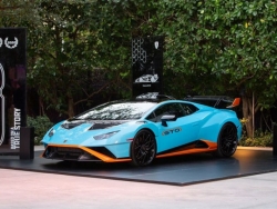 Lamborghini Huracan STO được trưng bày tại Bảo tàng Nghệ thuật Đương đại Miami