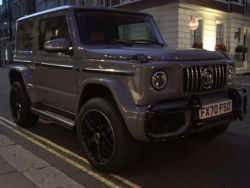 Cận cảnh Suzuki Jimny độ Brabus - "y hệt" bản chính Mercedes-AMG G63