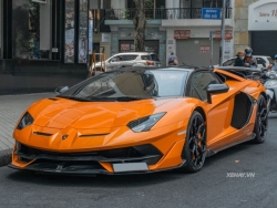 Cận cảnh chiếc Lamborghini Aventador SVJ Roadster hàng hiếm mới về Việt Nam