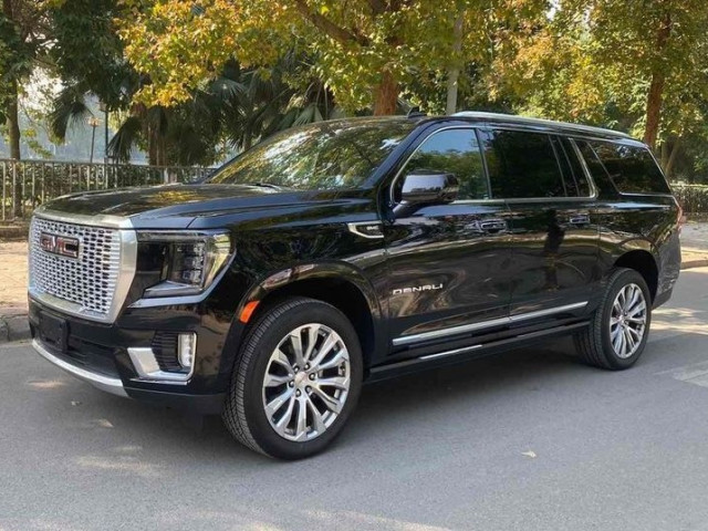 GMC Yukon XL Denali 2023 chào bán tại Việt Nam với giá khoảng 10 tỷ đồng