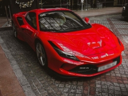 Ferrari F8 Spider chính hãng đầu tiên mới về Việt Nam