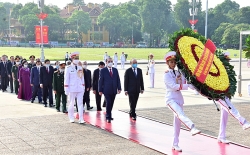 Lãnh đạo Đảng, Nhà nước, thành phố Hà Nội vào Lăng viếng Chủ tịch Hồ Chí Minh