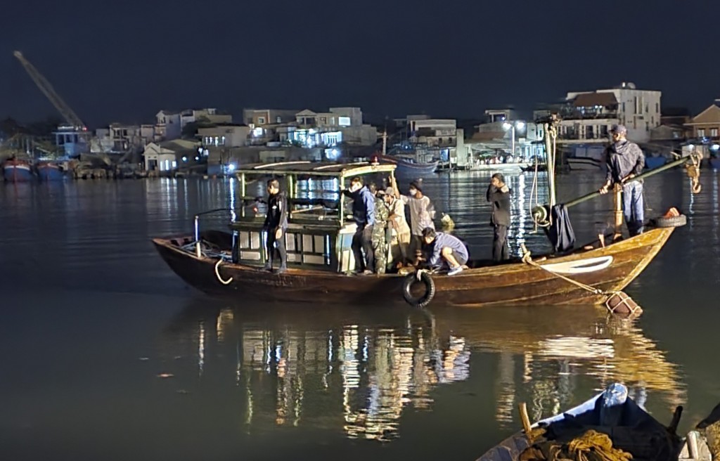 Quảng Nam: Ghen tuông, người chồng nhẫn tâm ném con gái xuống sông Trường Giang