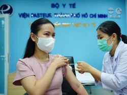 Thần tốc thực hiện chiến dịch tiêm chủng vaccine phòng COVID-19