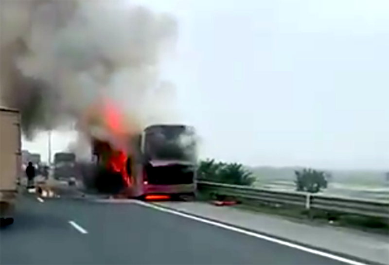 Thông tin ban đầu vụ xe khách giường nằm cháy rụi trên cao tốc Pháp Vân - Cầu Giẽ