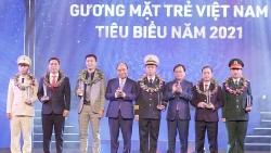 Vinh danh 10 Gương mặt trẻ Việt Nam tiêu biểu năm 2021