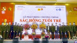 Hàng trăm đơn vị máu được hiến tặng trong chương trình “Sắc hồng tuổi trẻ”